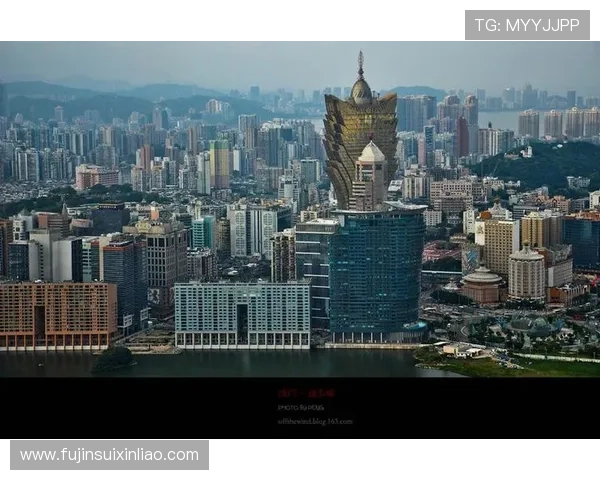 澳门葡京大楼图片欣赏:宏伟建筑全景高清展示